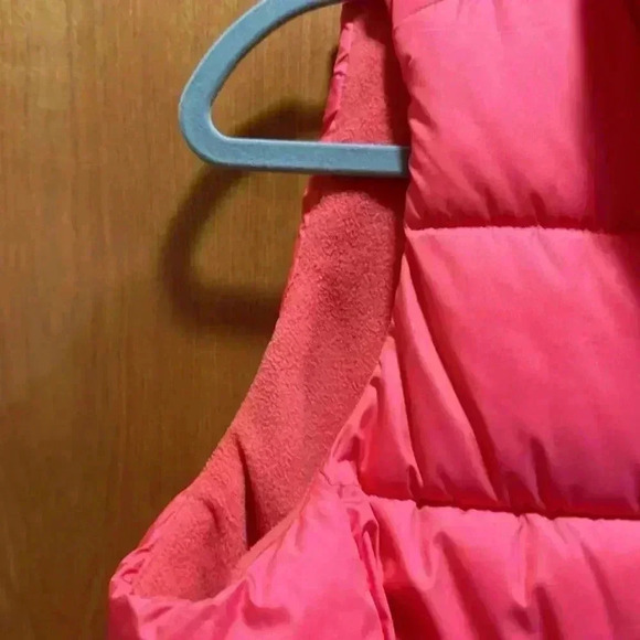 Old Navy puffer vest size large - Picture 6 of 7